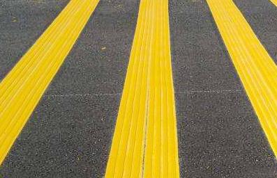 這8種不同顏色、形態(tài)的道路交通標線，有什么作用呢？