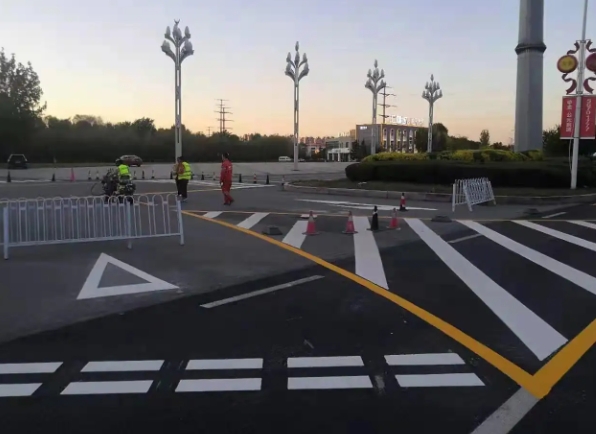 馬路劃線漆是什么油漆，有哪些種類以及使用注意事項(xiàng)