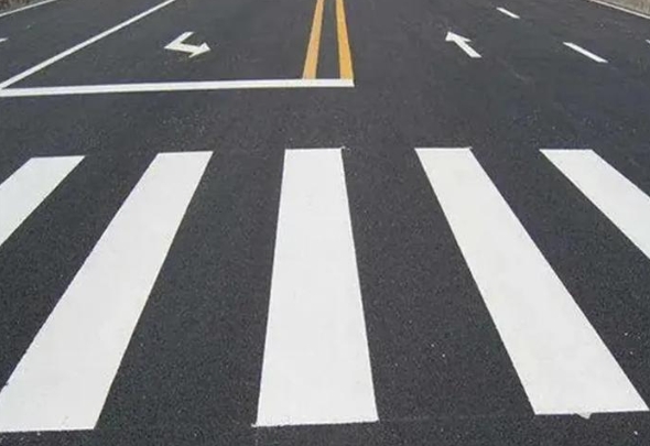 雙組分道路標(biāo)線(xiàn)涂料和熱熔型道路標(biāo)線(xiàn)涂料哪個(gè)成本更高？